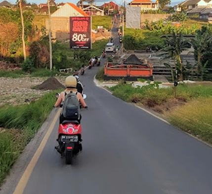 Canggu Shortcut with Authentic Restaurant and Cafe