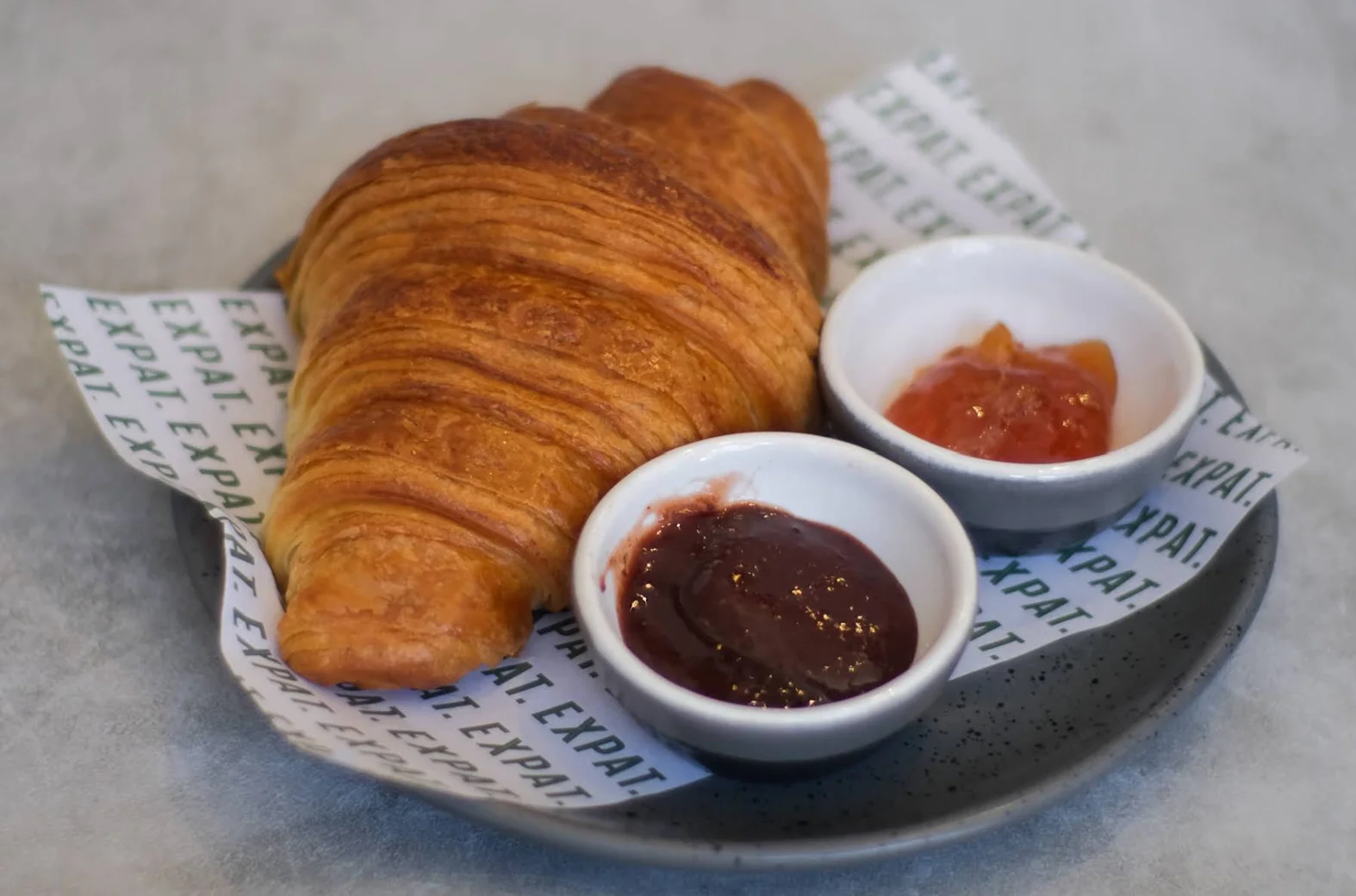 Expat. Roasters Beachwalk - Croissant