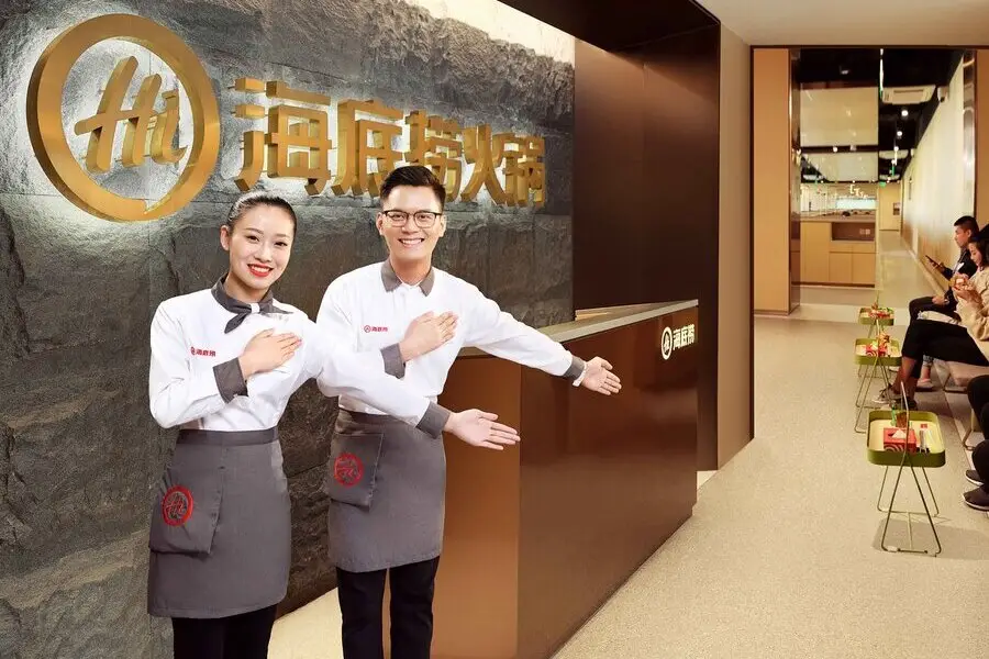 Friendly smiles and a warm welcome from the Haidilao team